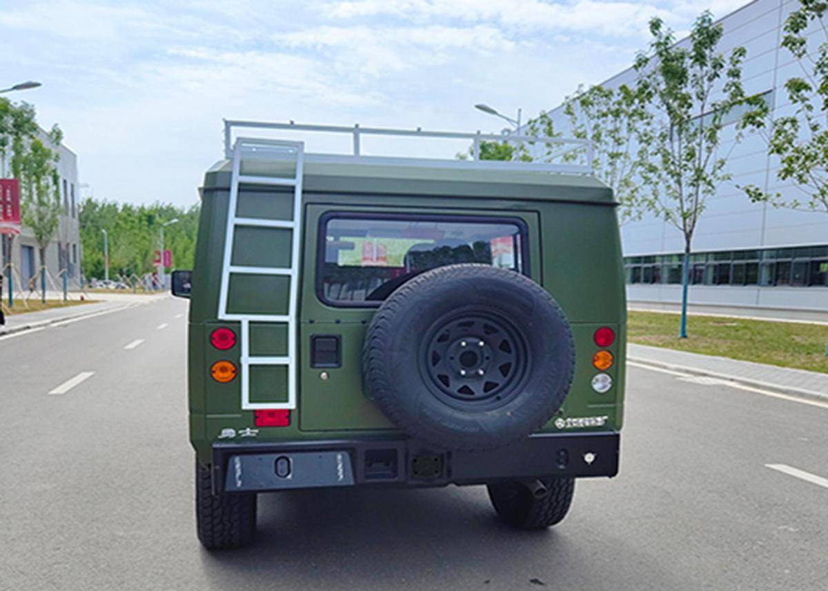 北汽制造勇士新车型曝光,侧开式尾门 背挂胎,搭载2.