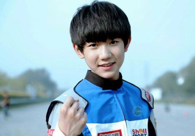 王源换了新发型却罩着头,原因竟是怕粉丝笑话_成功_创作_成年