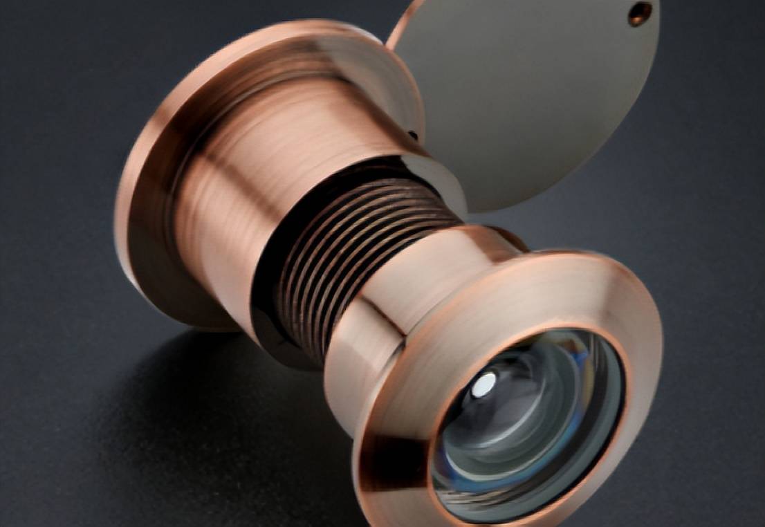 日本男子用猫眼反窥镜偷拍多名女性,它到底是什么?该如何防范?