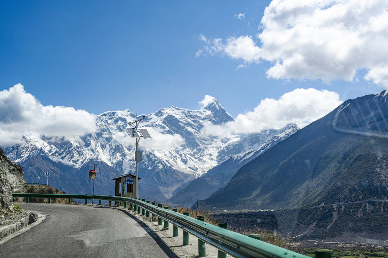 谢江,罗磊,刘韬 索松村_南迦巴瓦_峡谷_富士山