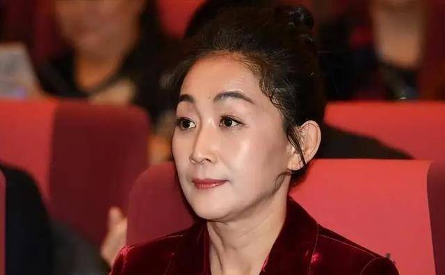 与不婚主义者陈瑾相伴近20年,如今61岁事业爱情双丰收_感情_工作_赵英