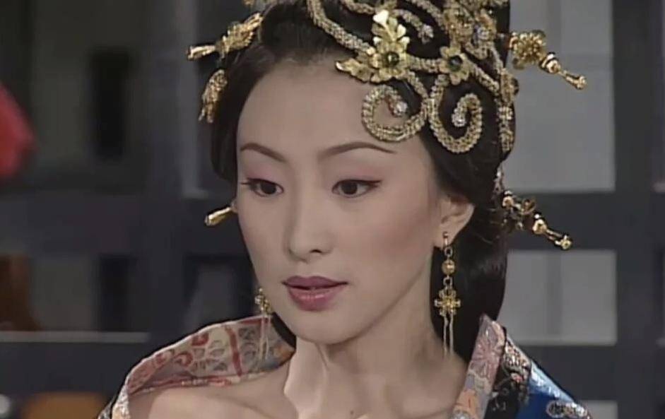 《魂断秦淮》里饰演董小宛,《凌云壮志包青天》里的羽化仙,《大脚马