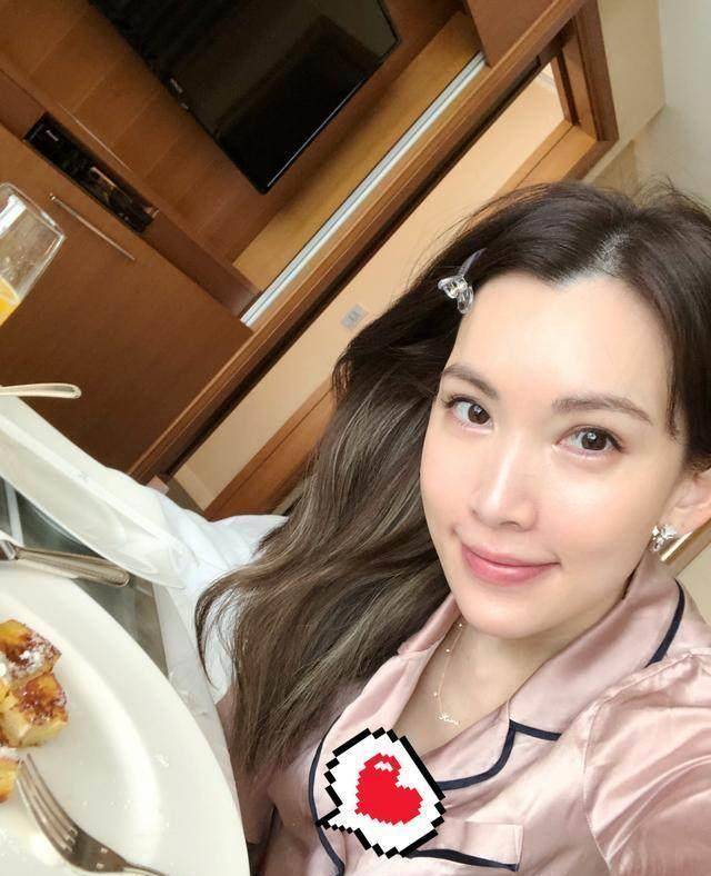 林志颖太太陈若仪曾经龅牙嘴凸?现在依然戴牙套调整_照片_嘴巴_牙齿