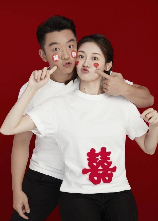 苗苗发文看到一对定娃娃亲的鸳鸯,粉丝:现在看啥都是一对对的_郑恺