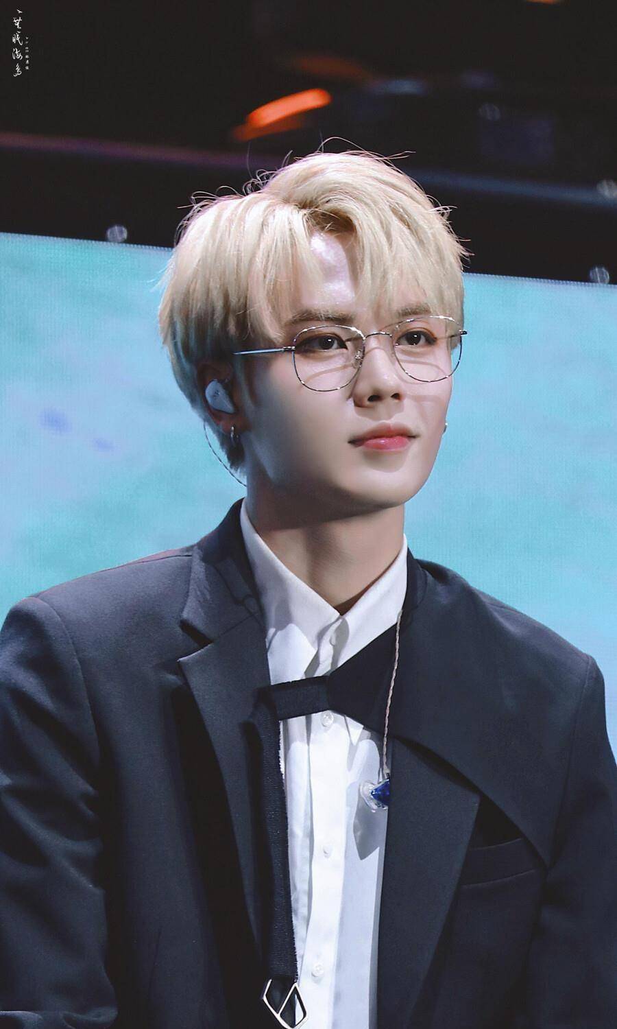 林彦俊发文表示自己是单身,粉丝脱粉回踩,爆料他带女友进行赌博_事情