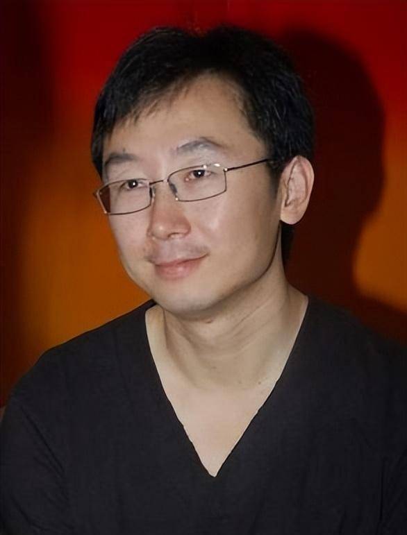 而他的父亲就是著名的作家陆天明,所以陆川的父亲也是一个名人