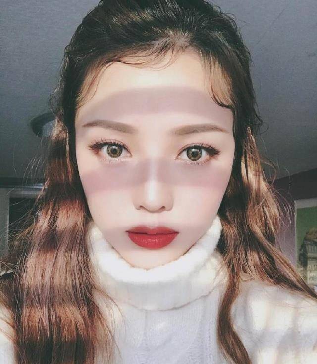 美妆博主真的只能看脸pony全身照曝光粉丝心碎_化妆_照片_视频