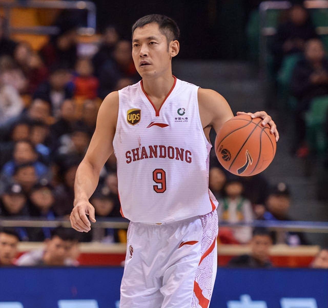 张庆鹏是继李晓勇和郭士强之后的又一名辽宁优秀后卫,在辽宁队效力的