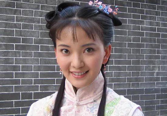 曾是杨幂情敌,袁弘初恋,出道多年不火,如今隐退无人识