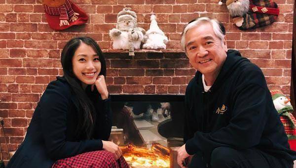 女儿们的男朋友:姜丽文与小5岁男友撒狗粮,将其宠成"小公主"_柏豪