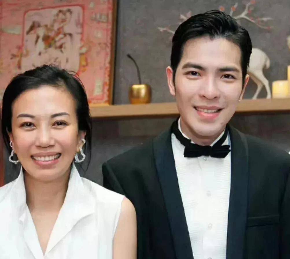 两个"妈妈"的萧敬腾求婚成功,经纪人林有慧:我愿意_祝福_好友_直播