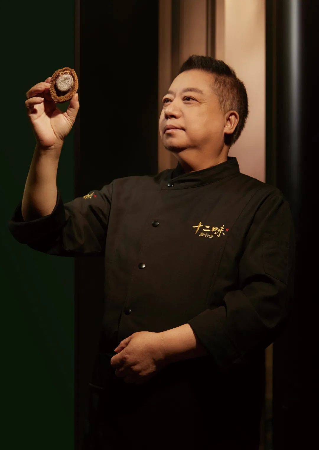 产品指导:湘菜大师 罗继湘国家一级评委,是湖南卫视中餐厅节目中唯一