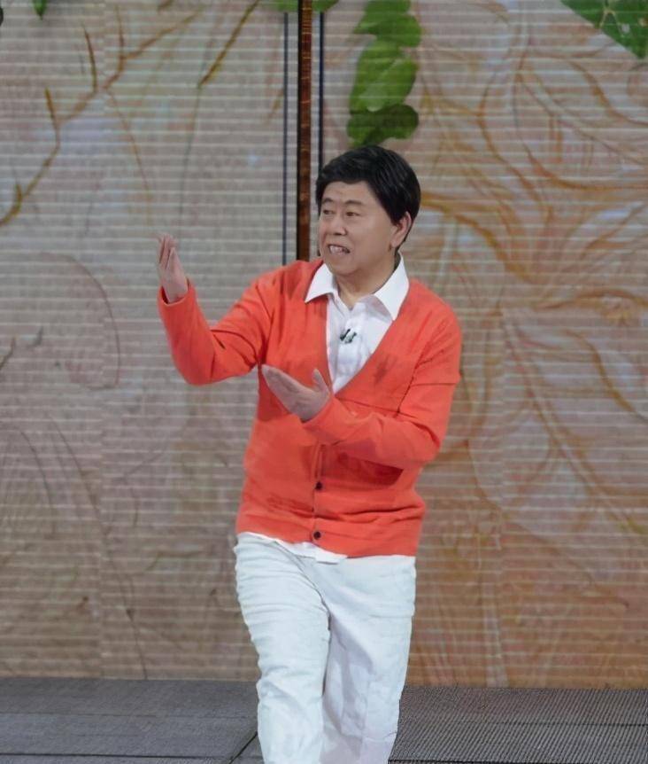 潘长江,1957年5月1日出生于黑龙江的一个梨园世家里,父母都是评剧演员