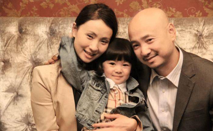 徐峥和陶虹受访,镜头下移看到了啥?