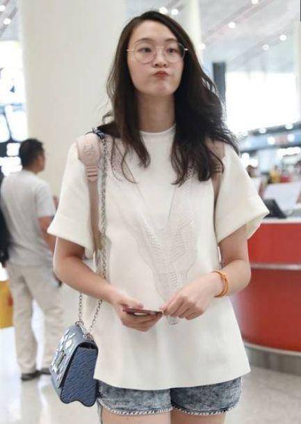 惠若琪机场获老公贴身跟随,疑似闹家庭矛盾_中国女排_手术_的项目