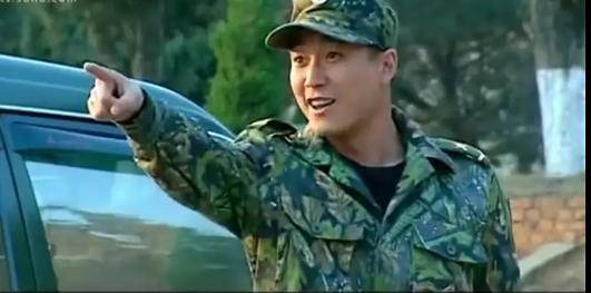 她的妻子是完颜丹阳,是为数不多的完颜姓氏的后人,曾在地方电视台担任