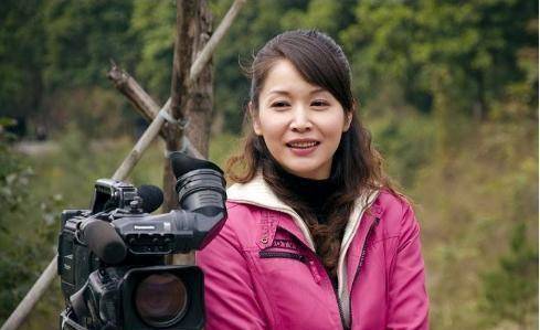 她和江雪鸿徐少辉同样是珠江台《630新闻》的知名主持人.