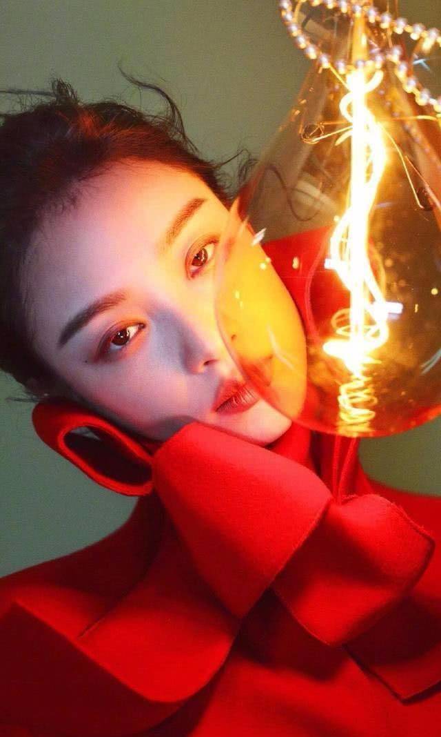 倪妮迪士尼表情秀,这也太可爱了!