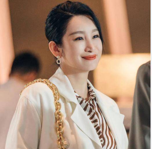 秦海璐没演过挨欺负的角色吧_雷粒_雷总_姐姐