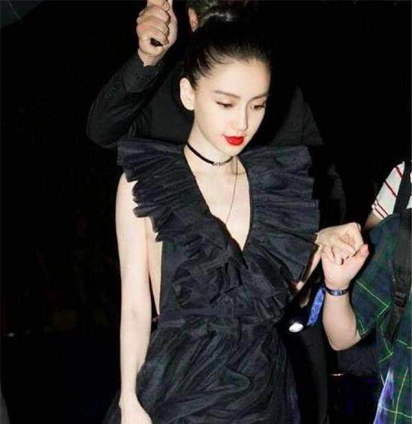 为了工作,产后迅速瘦身的angelababy实在太不容易了