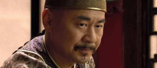欧弟(欧汉声)2014年与小他8岁的嫩妻郑云灿(布丁)结婚,两人在6年内育