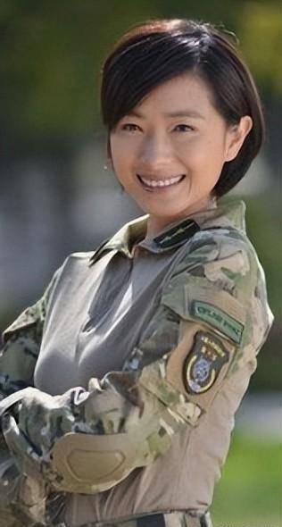 在《特种兵之火凤凰》中,万茜饰演特种兵安然.
