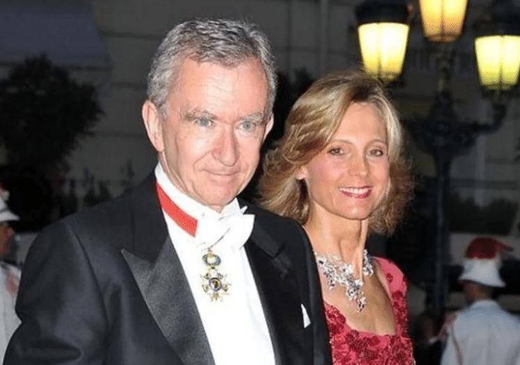 妻子海伦娜是一位小有成就的钢琴家,15岁时进入维也纳音乐学院