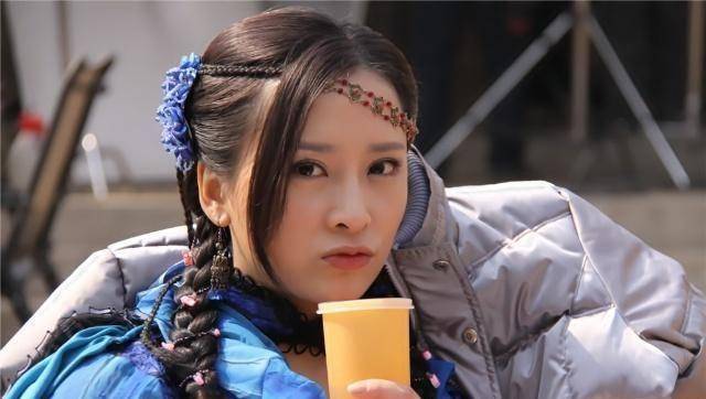 在感情生活上,杨舒婷好像没有演艺事业那样一帆风顺.