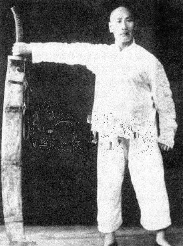 他铁砂掌一代宗师,曾五虎下江南,传授武艺,为报国,请缨北上_顾汝章