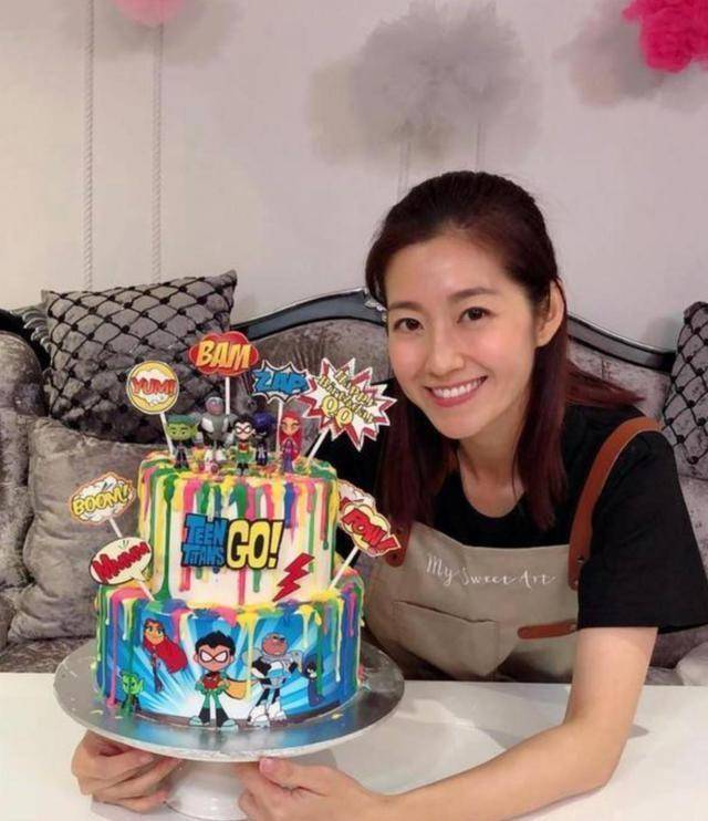 王浩信陈自瑶结婚九周年各自精彩,彼此无庆祝互动,感情状态成谜_女儿