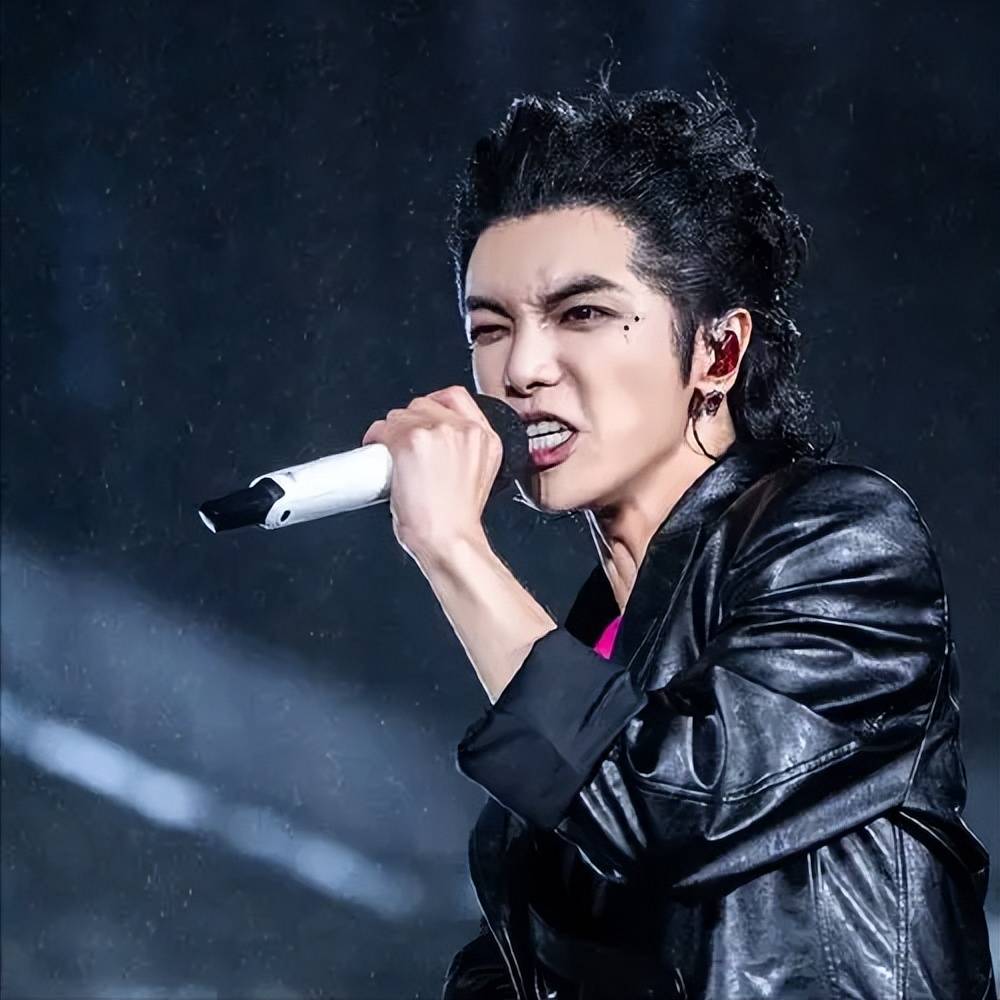 大湾区电影音乐晚会这一夜,将内娱的"悲哀"现状,展露无遗_华晨宇_网友