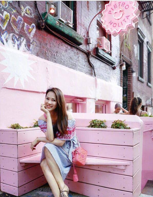 伊能静将近知天命的年纪自拍近照却有了少女感觉_生活_评价_吴静怡