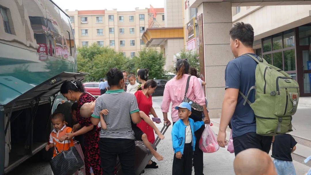 古尔邦节别人盼着早点出院 这些人却不远千里从于田赶来_康复_治疗