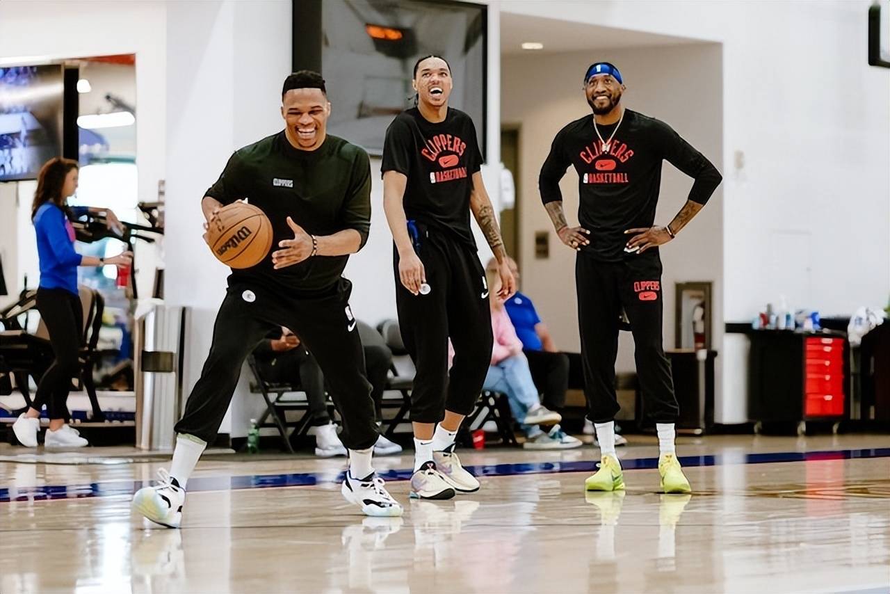 威斯布鲁克低薪续约快船两年，减薪4300万美元破联盟纪录_搜狐网