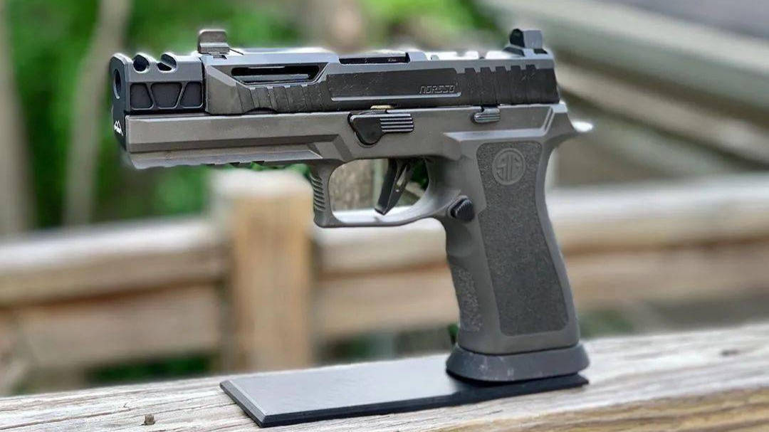 格洛克17具备出色的精度和射击稳定性,同时具备防腐蚀和耐磨损的特性
