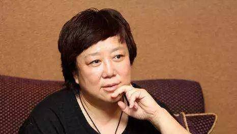 常继红进入经纪人行列的"美术生",手下第一个就是现在已经成大咖的