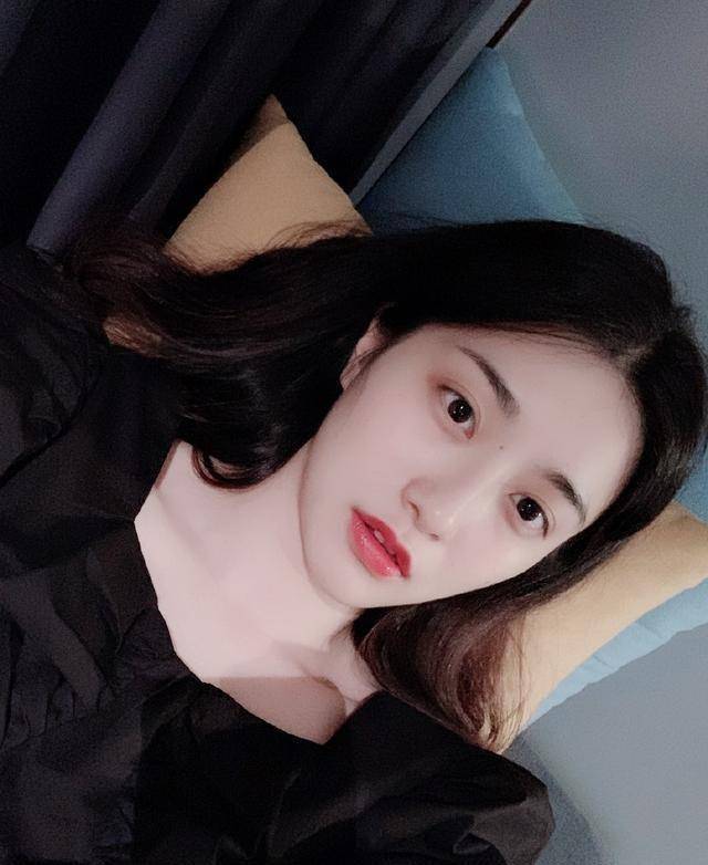 的丫鬟琥珀,是枕上书里的橘诺,还搭档吴磊演过女主_表演_孙雪宁