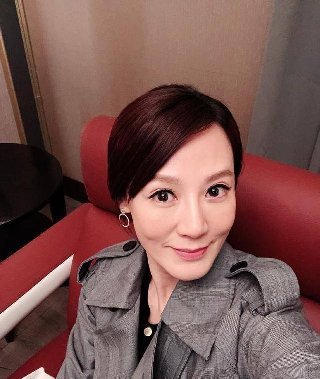 47岁tvb绿野康华用百万积蓄治父病,2300万房产供父母居住_内地_的发展