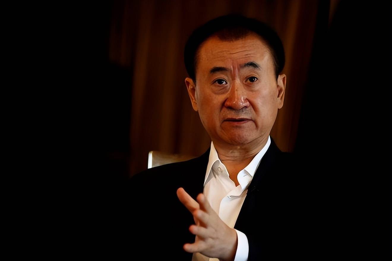 四川首富诞生了,半年就收租263亿,在全国坐拥484个商业中心_王健林