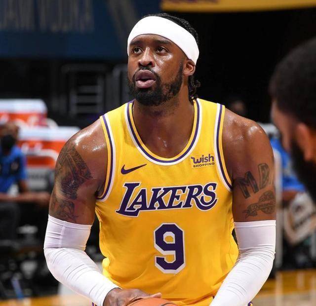 湖人队大胜固然可喜,但是马修斯持续低迷,该怎么办啊?