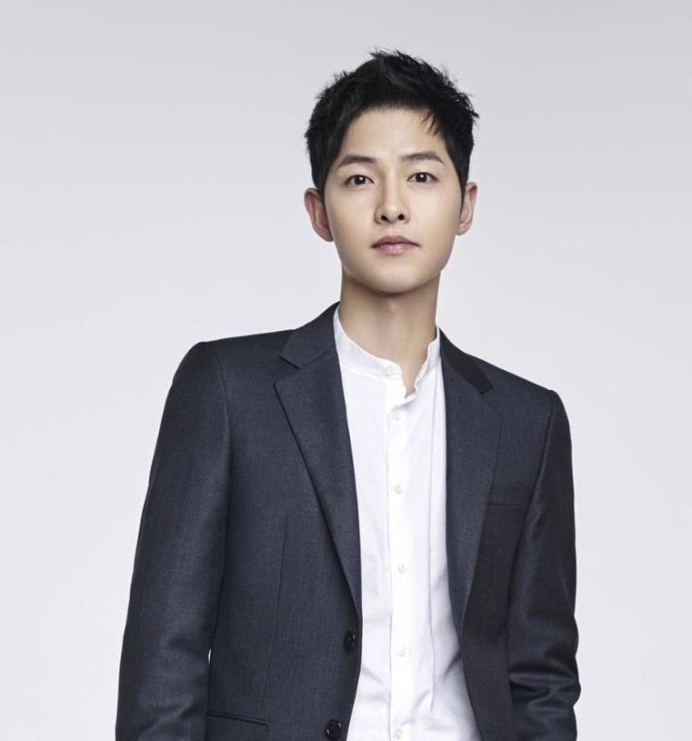 宋仲基正式宣布儿子出生,声称创建幸福家庭是他人生最大的梦想_孩子