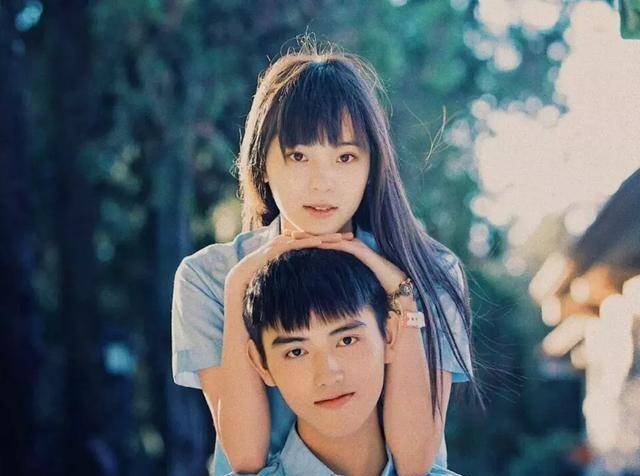 《秘果》,在剧中陈飞宇饰演男主段柏文,与欧阳娜娜两人都是十几岁的