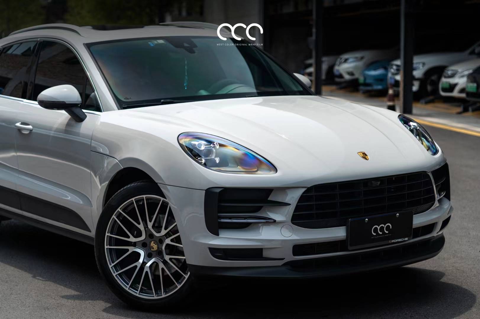 保时捷macan漫彩改色膜亚灰,简洁又含蓄的浅灰色