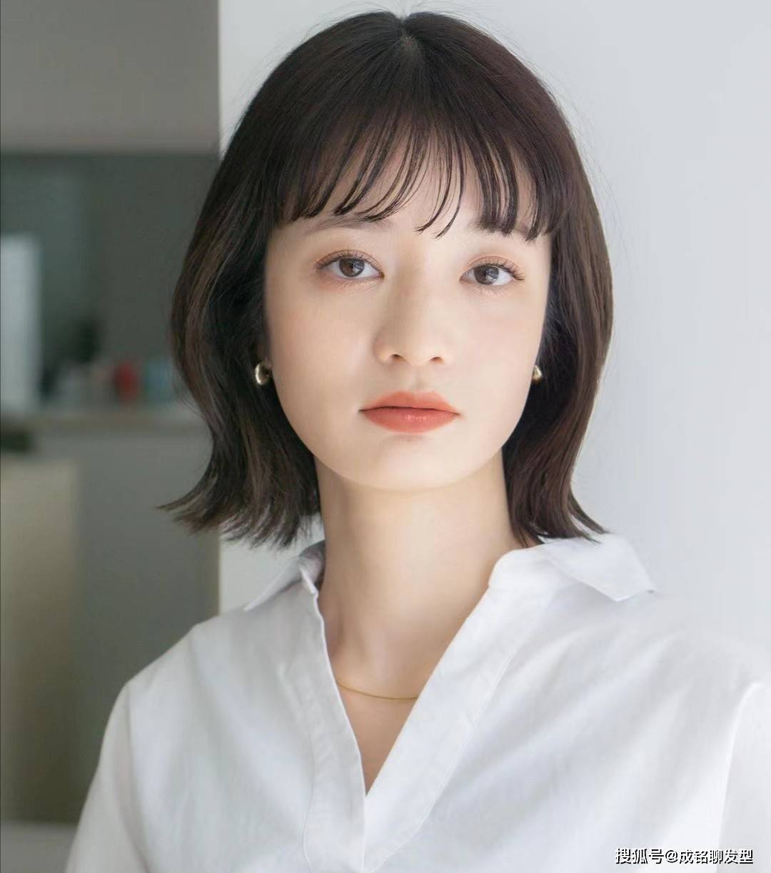 四五十岁的女人更适合剪短发发丝蓬松搭配刘海温柔又显脸小