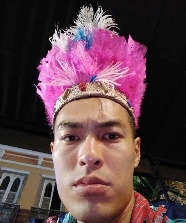 井柏然和陈柏霖一起自拍秒变路人,杨佑宁陈柏霖的自拍水平中间,隔了