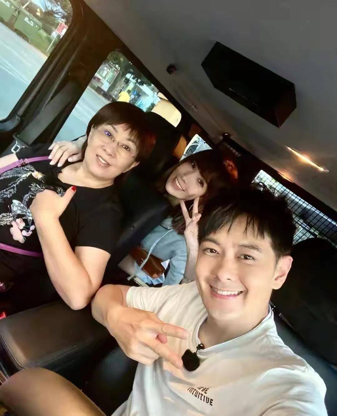 林志颖带妈妈与妻子出游!