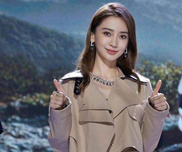 明星人气排行榜_女艺人超话热度:90后小花领跑,赵丽颖、杨幂掉出前五