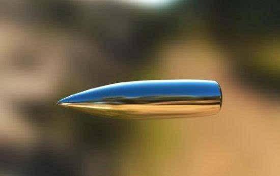 子弹射击的原理是:子弹在上膛之后,枪械的撞针会给到底火一个强有力的