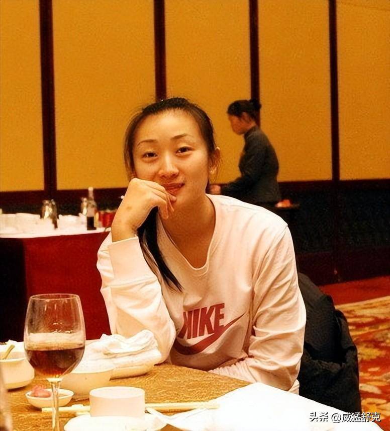 八一女篮王凡病逝 郑海霞泣不成声,丈夫莫科一夜白头,两年再婚_时候