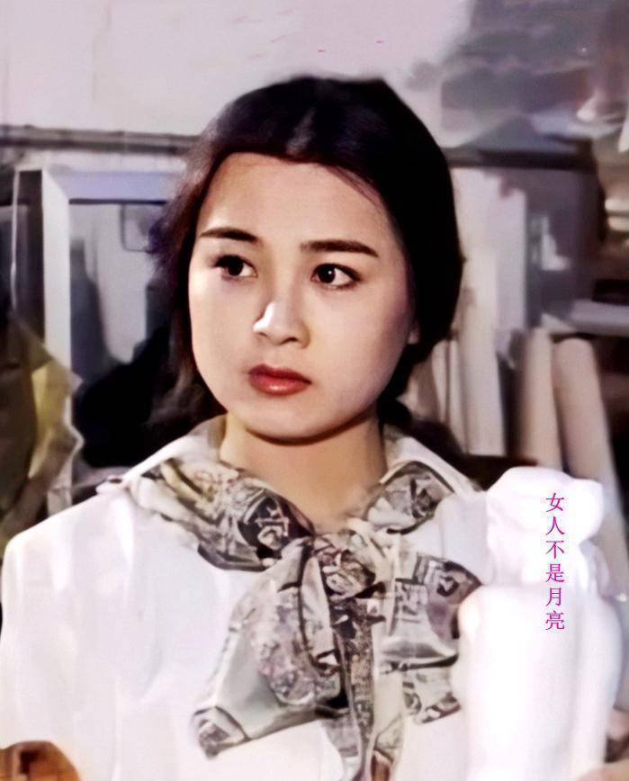 她曾经参演过《女人不是月亮》《汉宫飞燕》《蝴蝶兰》《走入欧洲》